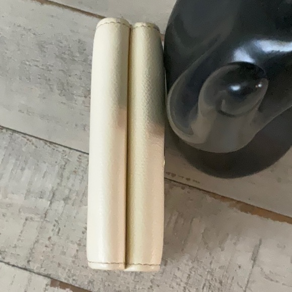 Chanel CC Logo Cream Caviar Leather TriFold Compact Wallet. Vintage - Picture 9 of 14